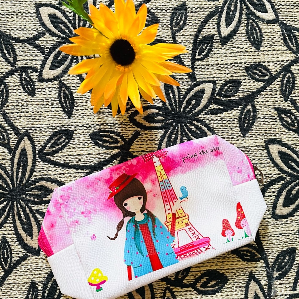 NEW-Tourist Design Travel Pouch Large